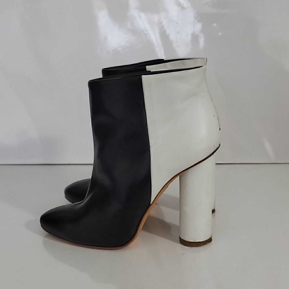 Maiyet Color Block Circular Heel Bootie - Picture 3 of 13